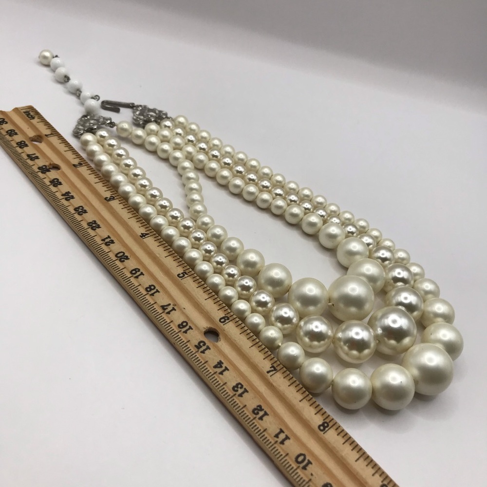 Elegant Triple Layer Faux Pearl Necklace - Picture 7 of 8